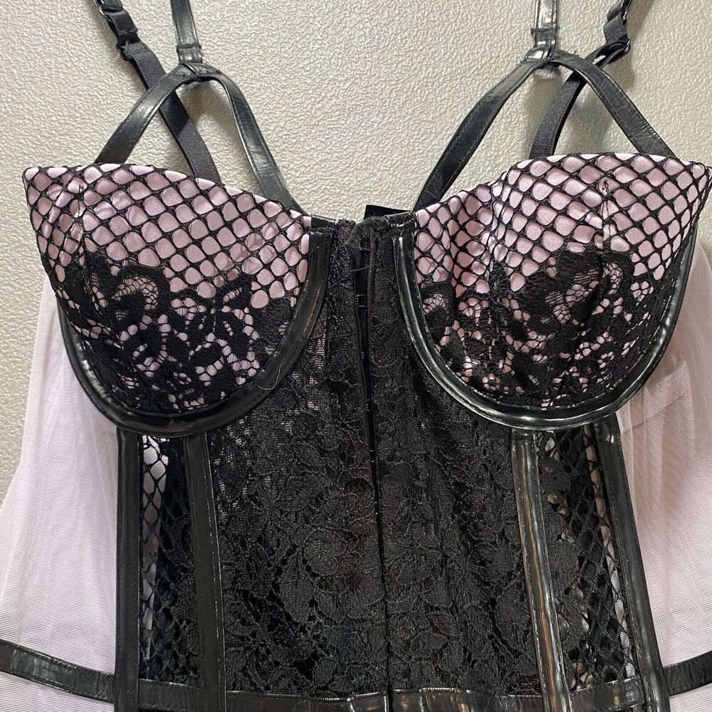 NWT Victorias Secret Very Sexy Black Lavender Garter Lace Piping Lingerie 34 C